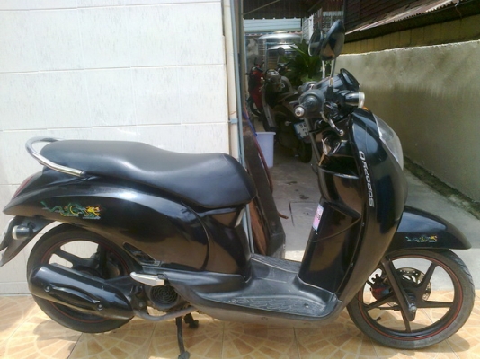 ขายScoopy i หัวฉีด ล้อแม็ก รถบ้านเครื่องเดิมๆสภาพดี