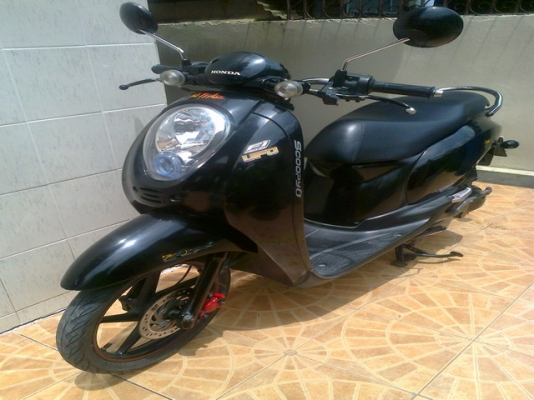 ขายScoopy i หัวฉีด ล้อแม็ก รถบ้านเครื่องเดิมๆสภาพดี