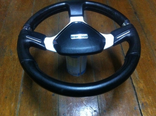 พวงมาลัย momo หนัง