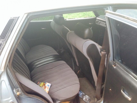 ขาย แลก datsun bluebird pj810 แม็กเพิ่งเปลียนเป็นสีเงินราคา 70000