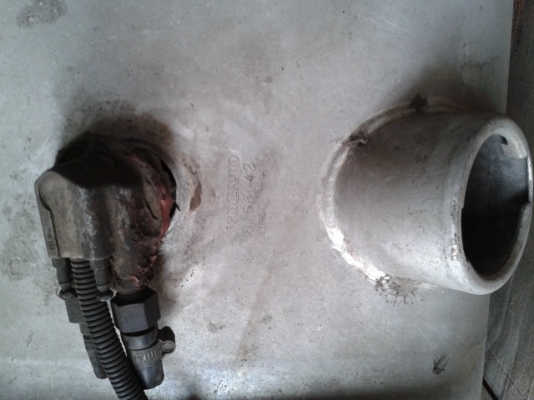 ขายถังน้ำมันอลูมิเนียมของ VOLVO 200ลิตร