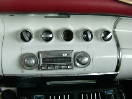 รถอเมริกา แท้ๆ Chrysler 4ประตู