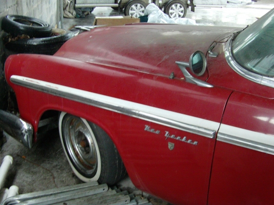 รถอเมริกา แท้ๆ Chrysler 4ประตู