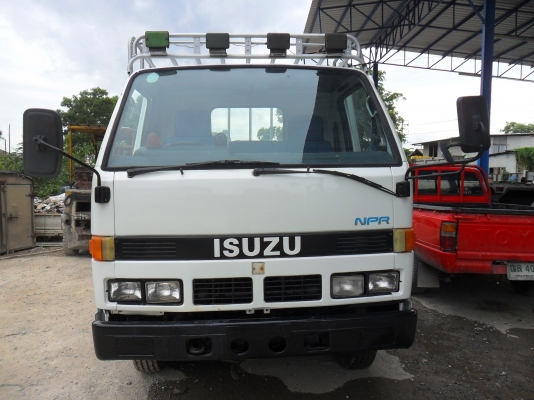 ISUZU 6 ล้อเล็ก รุ่น NKR