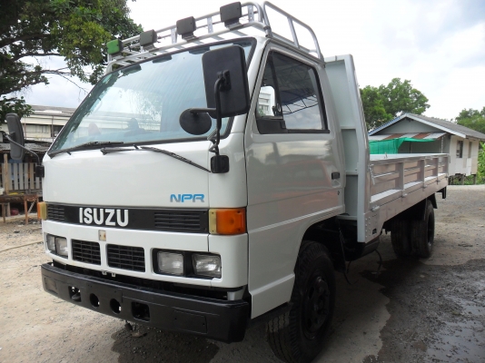 ISUZU 6 ล้อเล็ก รุ่น NKR