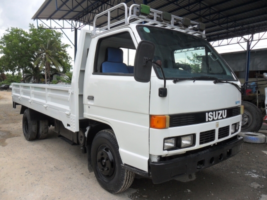 ISUZU 6 ล้อเล็ก รุ่น NKR