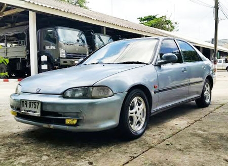 CIVIC EG 4 d ปี 95 เกียร์ออโต้ เครื่อง D15B ติด LPG หัวฉีด ดิสก์เบรค 4 ล้อ กระจกไฟฟ้า ปรับข้างไฟฟ้า เซ็นทรัลล็อค รีโมทกันขโมย ภายในเรียบร้อย ภาษีไม่ขาด ราคา 79,000 บาท   โทร.0896878976 โอ๋  id line : charnpreecha