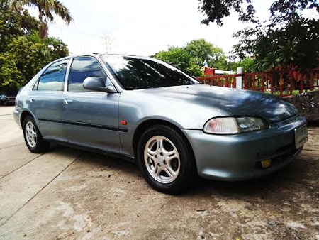 CIVIC EG 4 d ปี 95 เกียร์ออโต้ เครื่อง D15B ติด LPG หัวฉีด ดิสก์เบรค 4 ล้อ กระจกไฟฟ้า ปรับข้างไฟฟ้า เซ็นทรัลล็อค รีโมทกันขโมย ภายในเรียบร้อย ภาษีไม่ขาด ราคา 79,000 บาท   โทร.0896878976 โอ๋  id line : charnpreecha