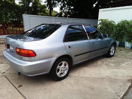 CIVIC EG 4 d ปี 95 เกียร์ออโต้ เครื่อง D15B ติด LPG หัวฉีด ดิสก์เบรค 4 ล้อ กระจกไฟฟ้า ปรับข้างไฟฟ้า เซ็นทรัลล็อค รีโมทกันขโมย ภายในเรียบร้อย ภาษีไม่ขาด ราคา 79,000 บาท   โทร.0896878976 โอ๋  id line : charnpreecha