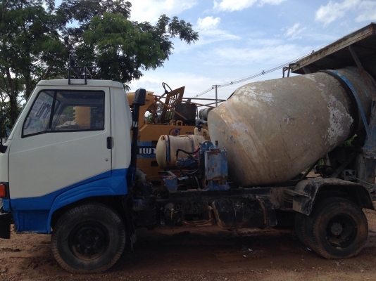 ขายรถโม่ 6 ล้อ 2.5 คิว