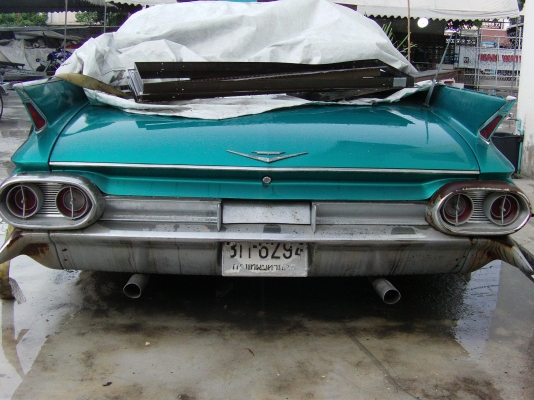 รถอเมริกา Cadillac 4ประตู   เดิมๆ กริ้บๆ