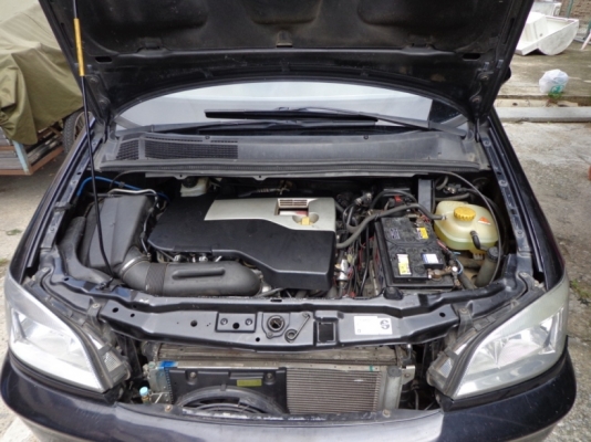 2003 CHEVROLET, ZAFIRA 2.2 sport สีดำ เกียร์ออโต้ ติดแก๊ส LPG ระบบหัวฉีด ถังโดนัท