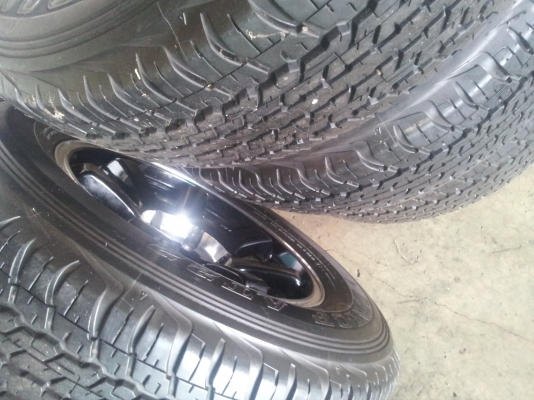 ขายแม็กซ์ 17นิ้ว พร้อมยาง 265/65R17 ขายแม็กซ์ 17นิ้ว พร้อมยาง 265/65R17
