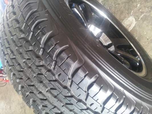 ขายแม็กซ์ 17นิ้ว พร้อมยาง 265/65R17 ขายแม็กซ์ 17นิ้ว พร้อมยาง 265/65R17