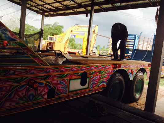 เทเลอร์รถเกี่ยวข้าวครับ hino fl177