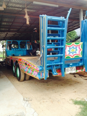 เทเลอร์รถเกี่ยวข้าวครับ hino fl177