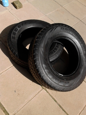 195R14 BRIDGESTONE LEO 677 มี 2 เส้น ** หายาก ** ( สวย ถูก คุ้มเกินราคา ) TEL.081-427-3941 195R14 BRIDGESTONE LEO 677 มี 2 เส้น ** หายาก ** ( สวย ถูก คุ้มเกินราคา ) TEL.081-427-3941