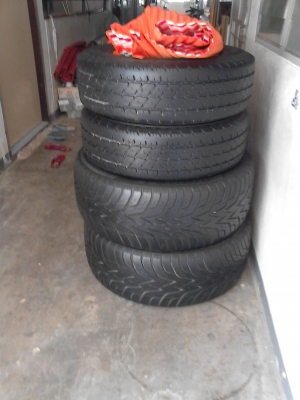 195R14 BRIDGESTONE LEO 677 มี 2 เส้น ** หายาก ** ( สวย ถูก คุ้มเกินราคา ) TEL.081-427-3941 195R14 BRIDGESTONE LEO 677 มี 2 เส้น ** หายาก ** ( สวย ถูก คุ้มเกินราคา ) TEL.081-427-3941