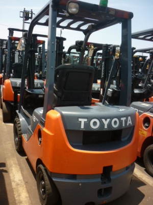 ขายฟอร์คลิฟต์ TOYOTA 8FD18 ( ดีเซล 1DZII )  ( Specs Japan )  เกียร์ AT , เสาสูง 3.0 M , เดิมแท้จากญี่ปุ่น !!!!  สีเดิมและตัวถังสภาพเดิมจากญี่ปุ่น (รับประกันเครื่องยนต์ 3 เดือน จัดส่งฟรีทั่วประเทศ)