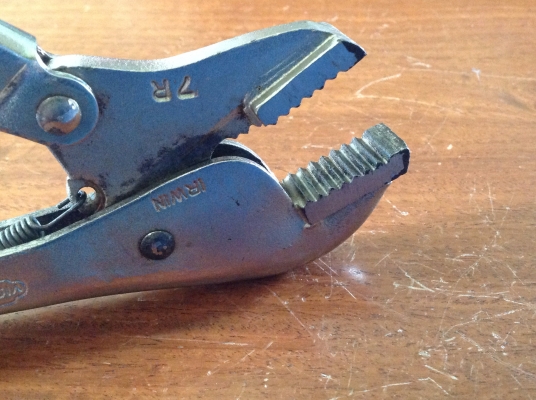 ขายคีมล็อค IRWIN 7R ผลิตที่เมกา จะมีปั้มที่ด้ามปลดล็อคชัดเจน รุ่นหลังๆ ไม่ได้ผลิตที่เมกาไม่มีปั้ม