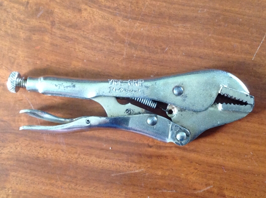 ขายคีมล็อค IRWIN 7R ผลิตที่เมกา จะมีปั้มที่ด้ามปลดล็อคชัดเจน รุ่นหลังๆ ไม่ได้ผลิตที่เมกาไม่มีปั้ม