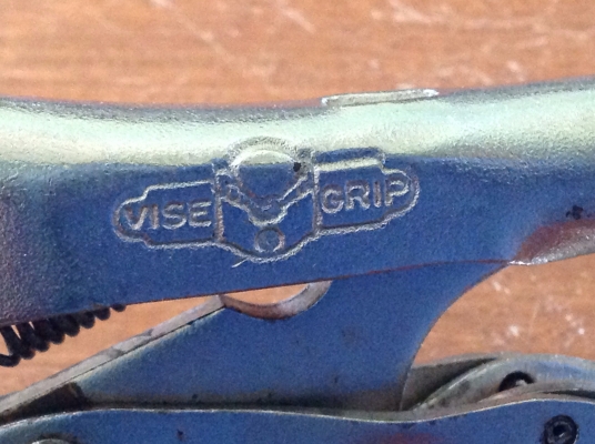 ขายคีมล็อค IRWIN 7R ผลิตที่เมกา จะมีปั้มที่ด้ามปลดล็อคชัดเจน รุ่นหลังๆ ไม่ได้ผลิตที่เมกาไม่มีปั้ม