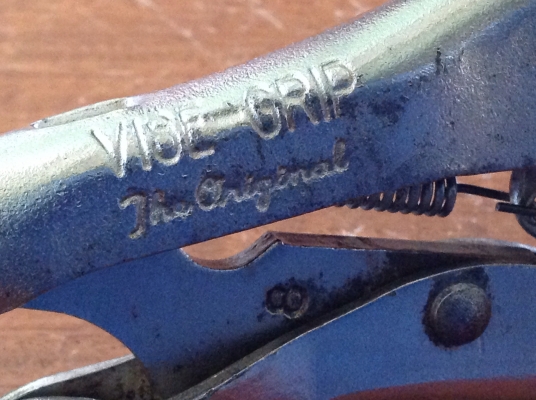 ขายคีมล็อค IRWIN 7R ผลิตที่เมกา จะมีปั้มที่ด้ามปลดล็อคชัดเจน รุ่นหลังๆ ไม่ได้ผลิตที่เมกาไม่มีปั้ม