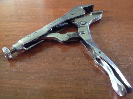 ขายคีมล็อค IRWIN 7R ผลิตที่เมกา จะมีปั้มที่ด้ามปลดล็อคชัดเจน รุ่นหลังๆ ไม่ได้ผลิตที่เมกาไม่มีปั้ม