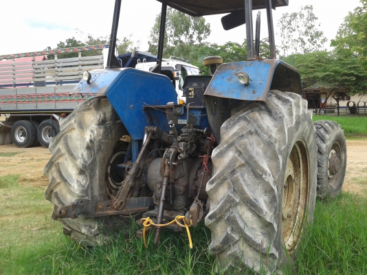 ขายรถไถ นิวฮอนแลนด์ สองเพลา รุ่น7840 รถบ้านสวยๆๆ