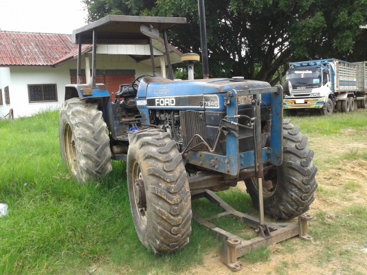 ขายรถไถ นิวฮอนแลนด์ สองเพลา รุ่น7840 รถบ้านสวยๆๆ