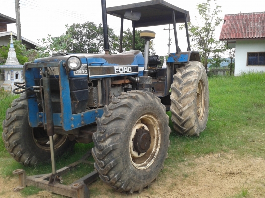 ขายรถไถ นิวฮอนแลนด์ สองเพลา รุ่น7840 รถบ้านสวยๆๆ