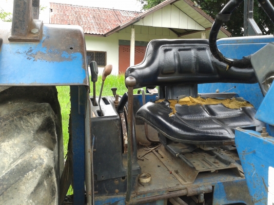 ขายรถไถ นิวฮอนแลนด์ สองเพลา รุ่น7840 รถบ้านสวยๆๆ