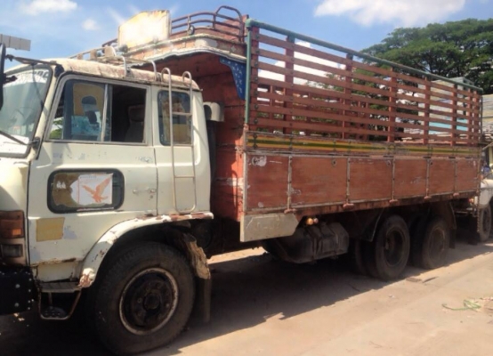 **530,000 บ.ต่อรอง**ขาย10ล้อเพลาเดียว HINO FL176 EH700 เครื่องเดิมเกียร์เดิม 168แรง แน่นๆ แรงดีไม่ไอ ช่วงล่างเดิมคัสซีสวยมาก ไม่มีปะไม่มีดาม กระบะไม้พื้นเหล็กสภาพดี พื้นดี ข้างดีไม่ผุ หัวเก๋งเดิมๆ ภายในคอนโซลครบ พ.พาวเวอร์ เบรคทริฟฟี่ ยางดี9เส้นพอใช้1เส้น