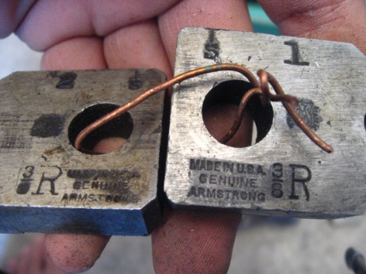 ต๊าปเกลียวงานเก่า  F.Armstrong made in usa