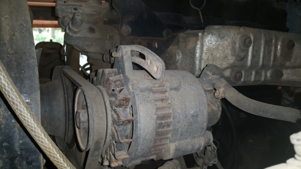 ISUZU NPR จัดไฟแนนซ์ได้ 300,000 บาทคะ ขายกลางอากาศไป เพชรบุรีคะ