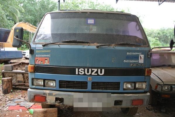 ISUZU NPR จัดไฟแนนซ์ได้ 300,000 บาทคะ ขายกลางอากาศไป เพชรบุรีคะ