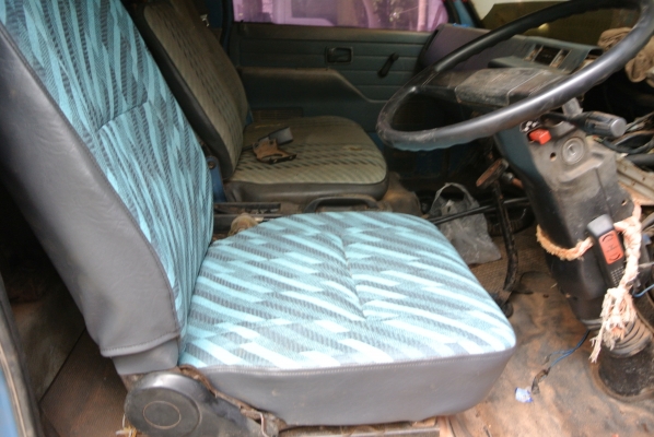 ISUZU NPR จัดไฟแนนซ์ได้ 300,000 บาทคะ ขายกลางอากาศไป เพชรบุรีคะ