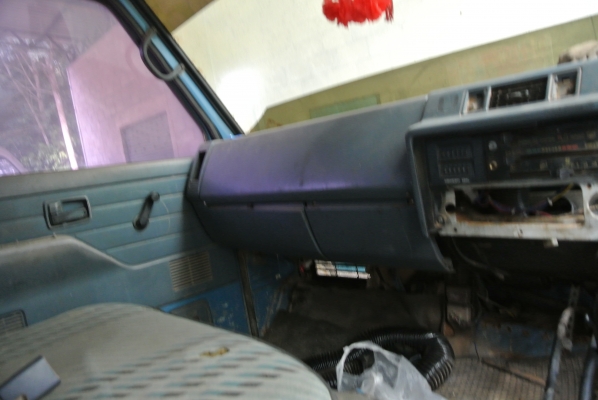 ISUZU NPR จัดไฟแนนซ์ได้ 300,000 บาทคะ ขายกลางอากาศไป เพชรบุรีคะ