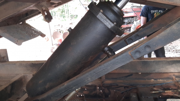 ISUZU NPR จัดไฟแนนซ์ได้ 300,000 บาทคะ ขายกลางอากาศไป เพชรบุรีคะ