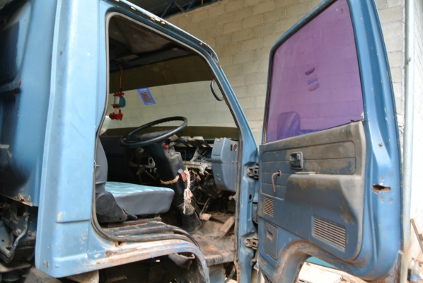 ISUZU NPR จัดไฟแนนซ์ได้ 300,000 บาทคะ ขายกลางอากาศไป เพชรบุรีคะ