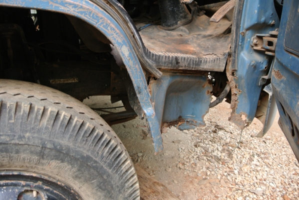 ISUZU NPR จัดไฟแนนซ์ได้ 300,000 บาทคะ ขายกลางอากาศไป เพชรบุรีคะ