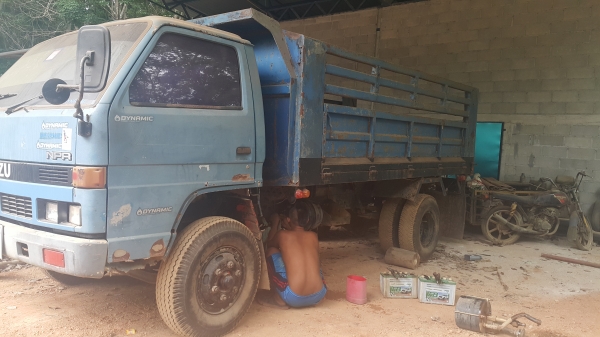 ISUZU NPR จัดไฟแนนซ์ได้ 300,000 บาทคะ ขายกลางอากาศไป เพชรบุรีคะ