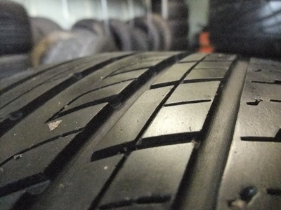 ยางจีน 225/40/18 ปี10กับ11 อย่างละเส้น