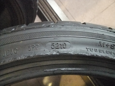 ยางจีน 225/40/18 ปี10กับ11 อย่างละเส้น