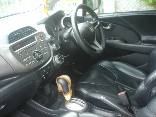 ขายรถเก๋ง HONDA JAZZ ขายรถเก๋ง HONDA JAZZ