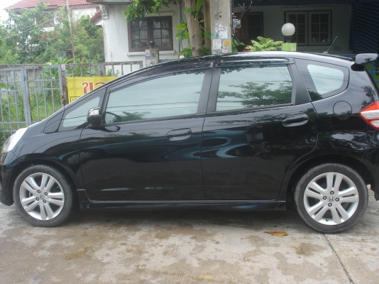 ขายรถเก๋ง HONDA JAZZ ขายรถเก๋ง HONDA JAZZ
