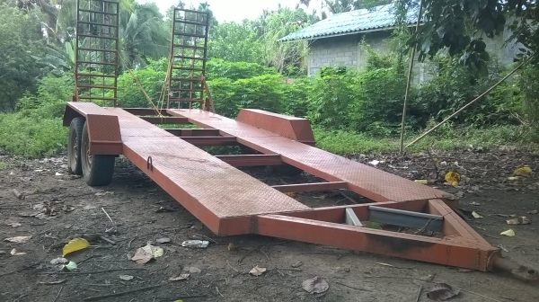 ขายด่วนรถเกี่ยวข้าวdc60พร้อมพ่วงลาก 379000 บาท