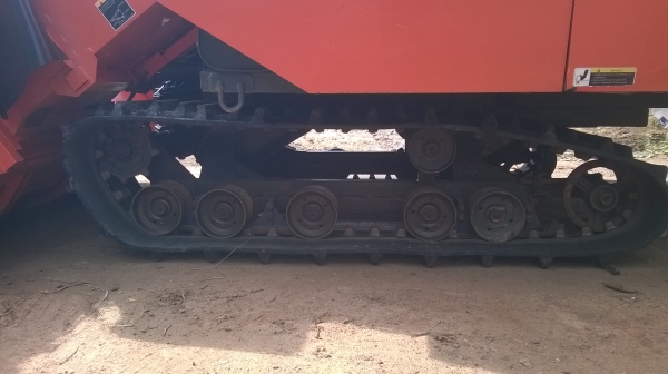 ขายด่วนรถเกี่ยวข้าวdc60พร้อมพ่วงลาก 379000 บาท