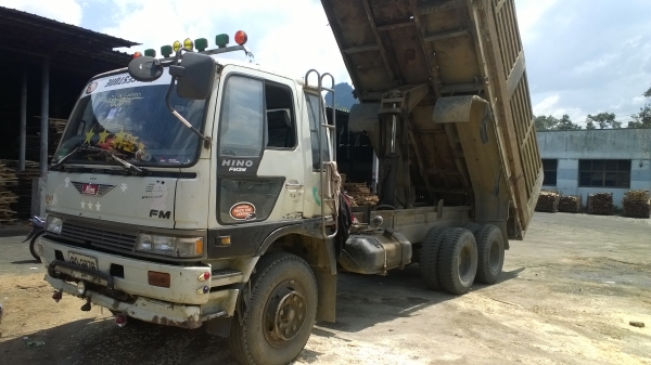 10ล้อดั้ม 240แรง HINO FM3MNLD ปี*40 กระจกไฟฟ้า..รถห้างแท้เดิมๆทั้งคัน(มือเดียวป้ายแดง)