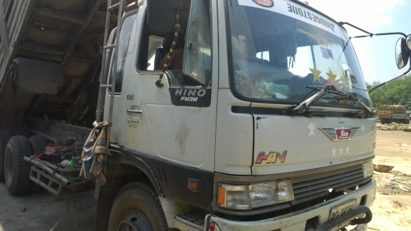 10ล้อดั้ม 240แรง HINO FM3MNLD ปี*40 กระจกไฟฟ้า..รถห้างแท้เดิมๆทั้งคัน(มือเดียวป้ายแดง)